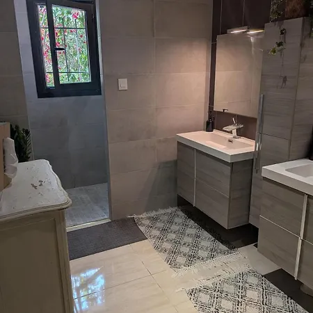 Maison Avec Grand Jardin Et Jacuzzi Proche De L'etang De Thau Frontignan